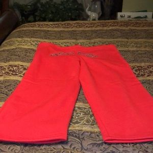 NWOT 3/4 length pants.
